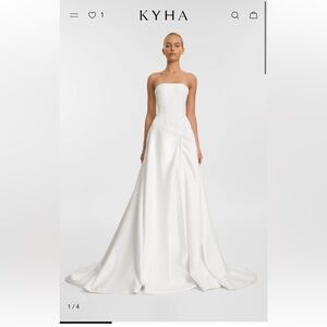 Kyha Aspen Strapless White Gown